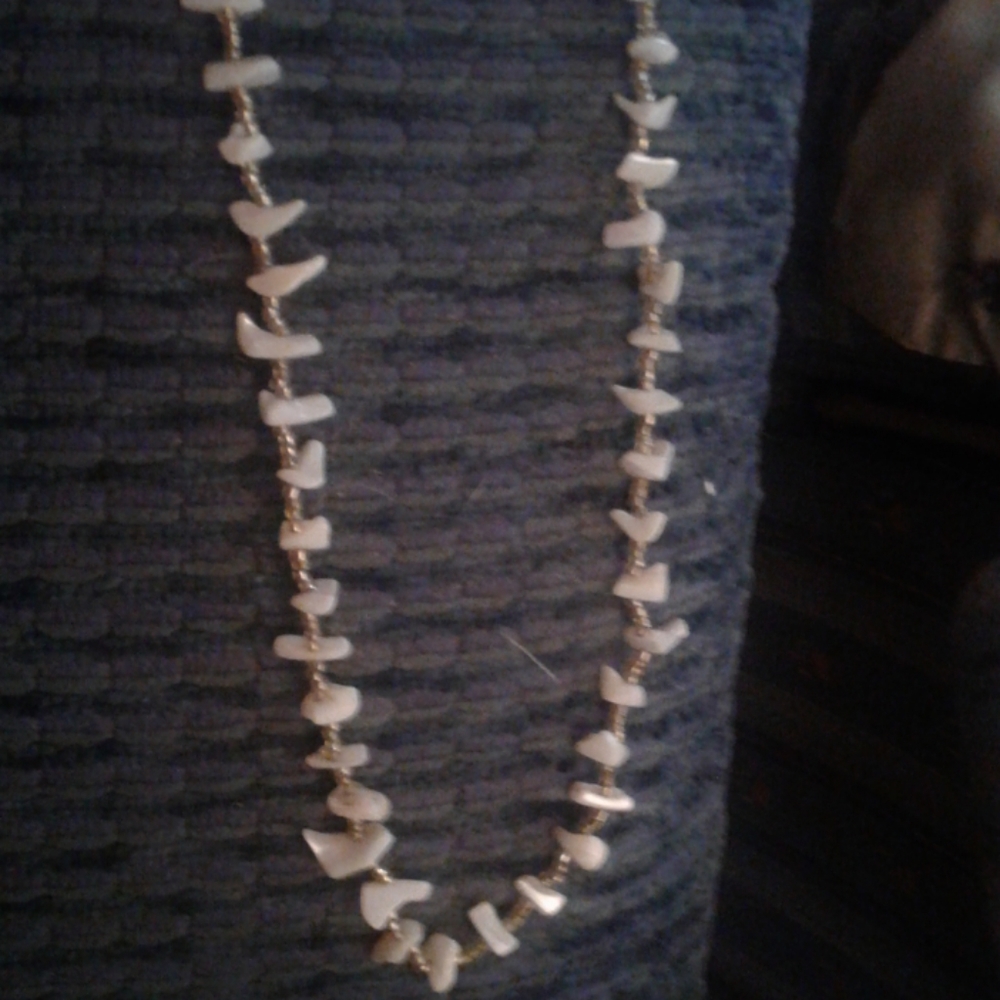 Neclace - Picture 3 of 3
